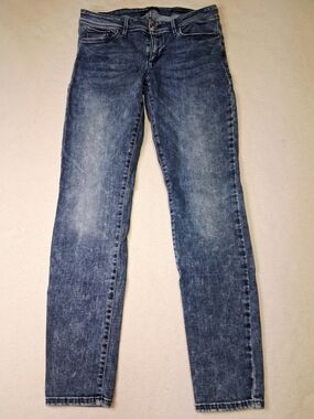 Guess Women's Skinny Jeans in Faded Blue Wash